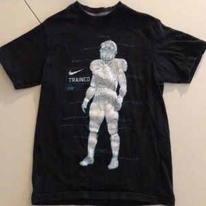 Boys Nike size small (runs big) t-shirt